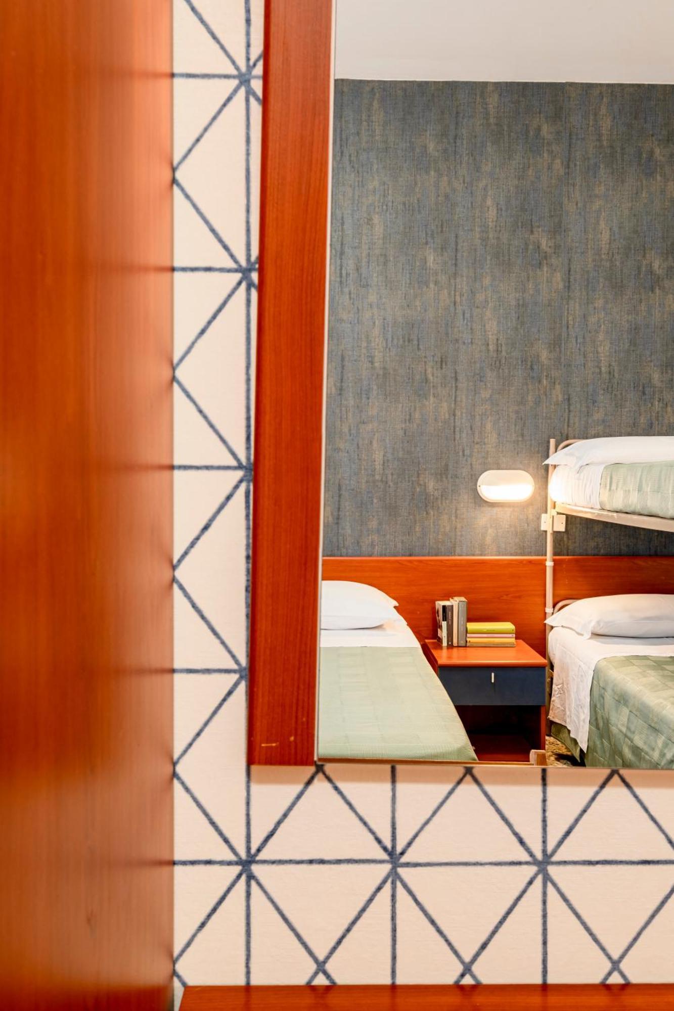 Hotel Atlas Ріміні Екстер'єр фото